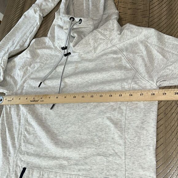 Athleta Ninja 🥷 Hoodie with both Kangaroo 🦘and Thumb 👍 Pockets Soft comfy - Picture 10 of 15